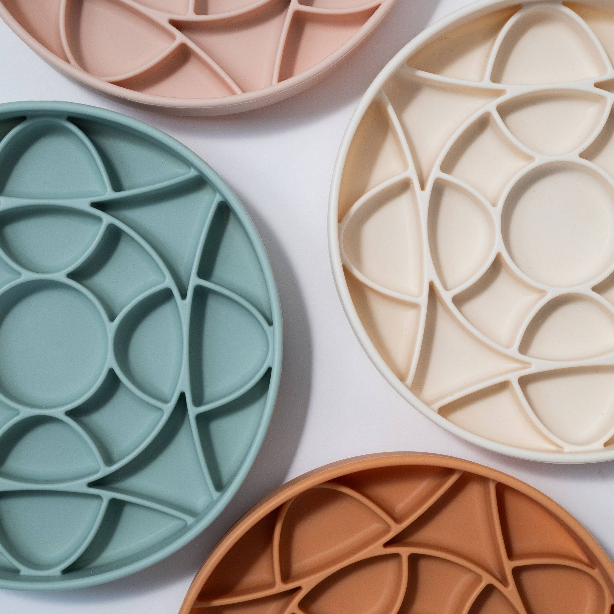 Dogged Circulo Slow Feeder Bowl